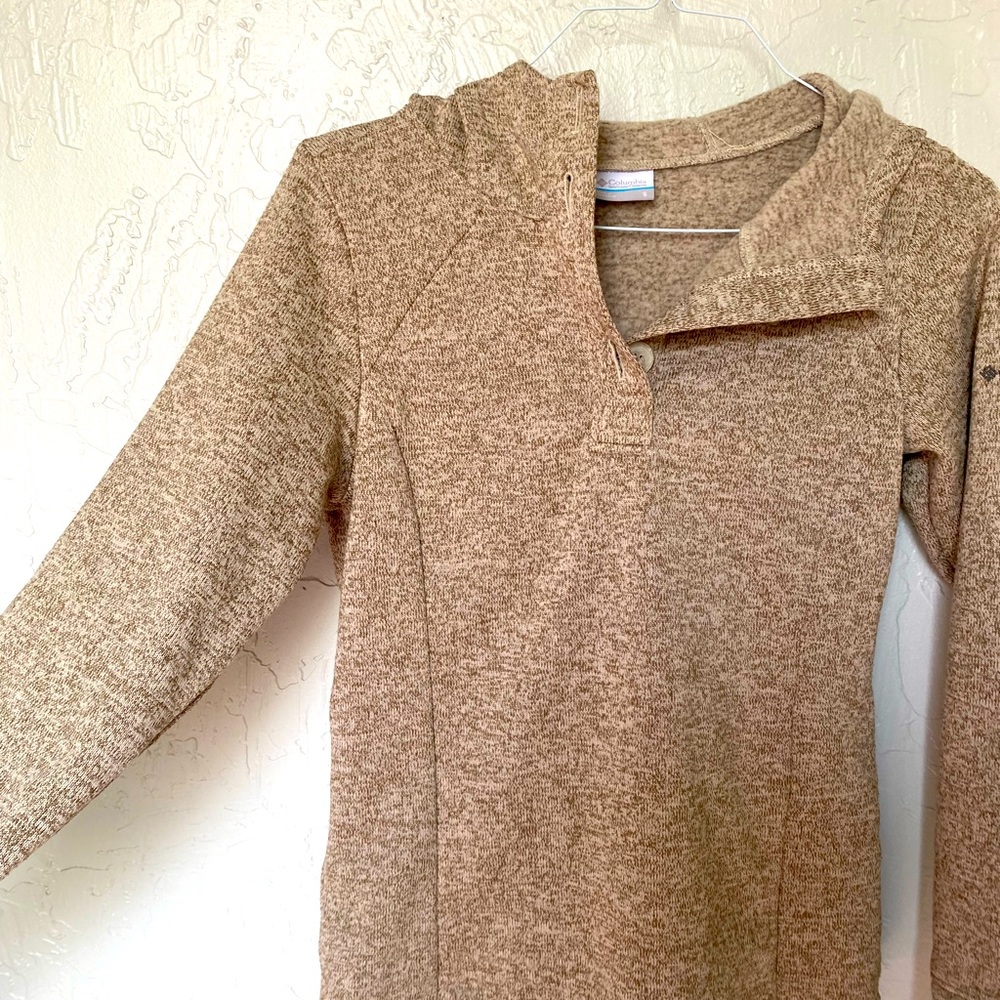 Columbia Pullover Hoodie: Like New!